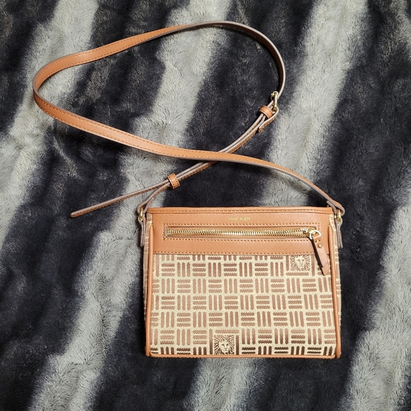 ⚡️EVERYTHING MUST GO⚡️Anne Klein crossbody ⚡️WHOLE PAGE $25 &UNDER⚡️ - Picture 2 of 9
